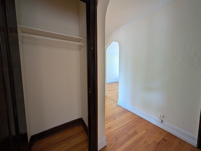 Building Photo - 2948 N Albany Ave