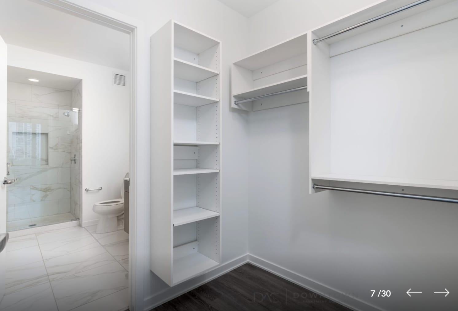 Building Photo - 1212 N La Salle Dr