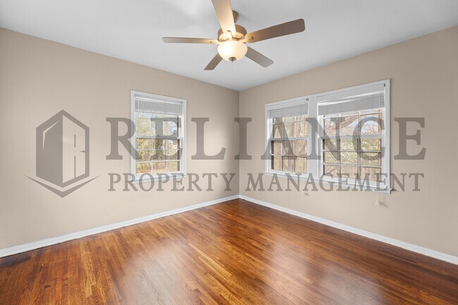 Building Photo - 2318 E Mesita St