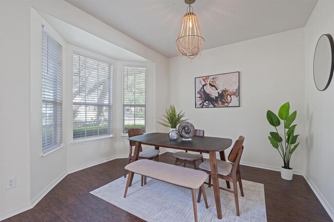 Building Photo - 13202 Fawn Valley Dr