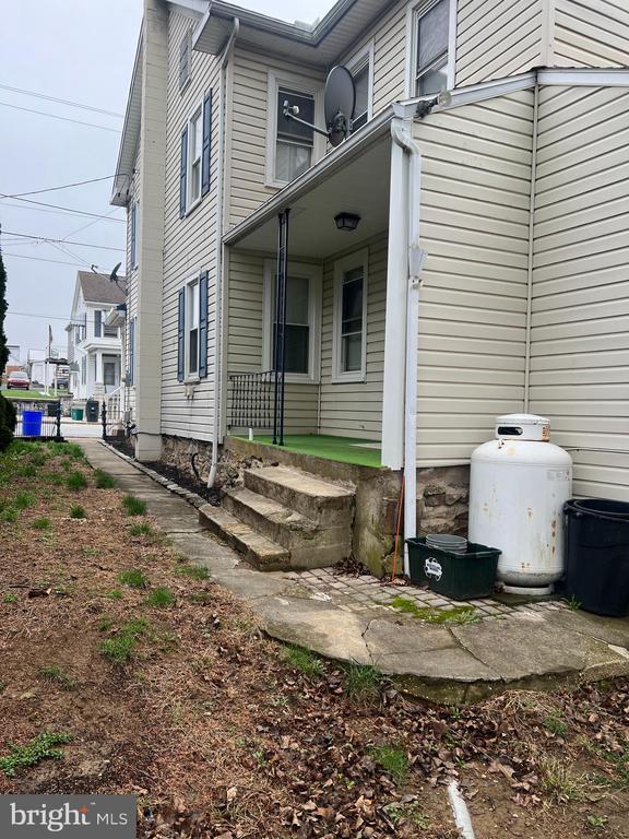 Building Photo - 303 S Baltimore St