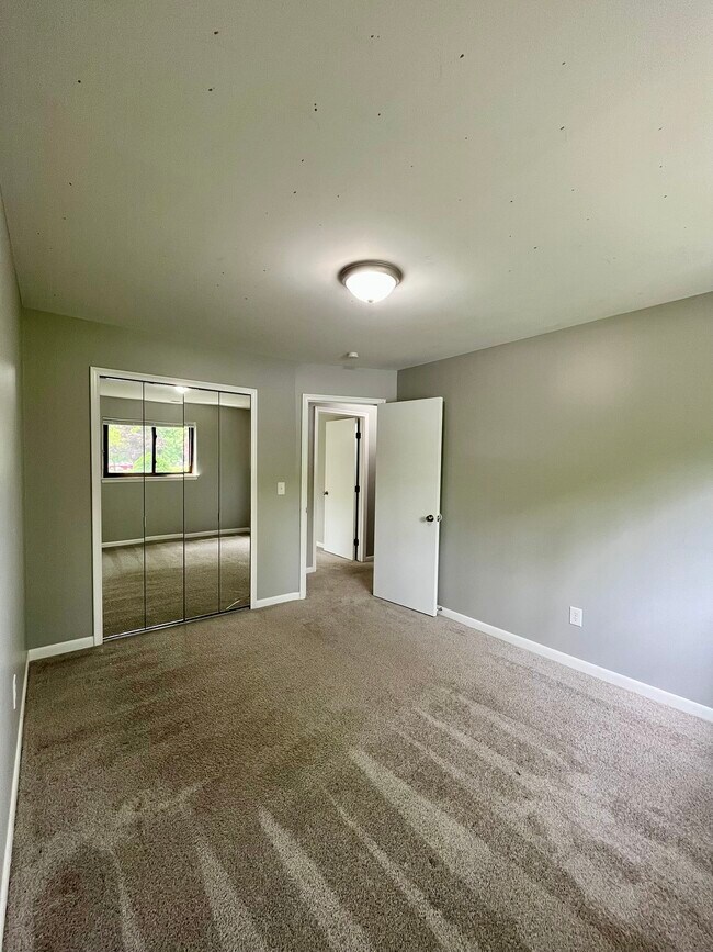 Building Photo - 10244 Nancys Blvd