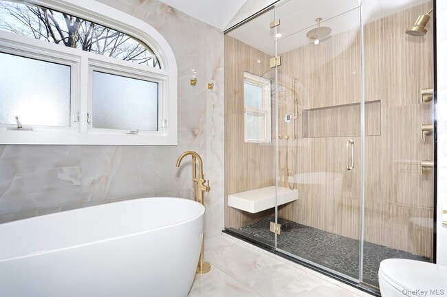 Building Photo - 10 Millbury St