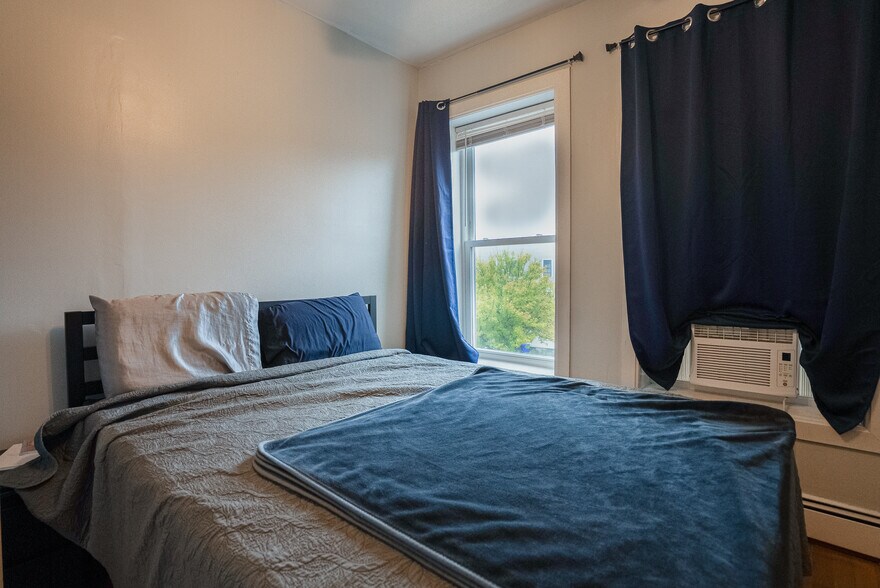 Building Photo - 84 Savin Hill Ave