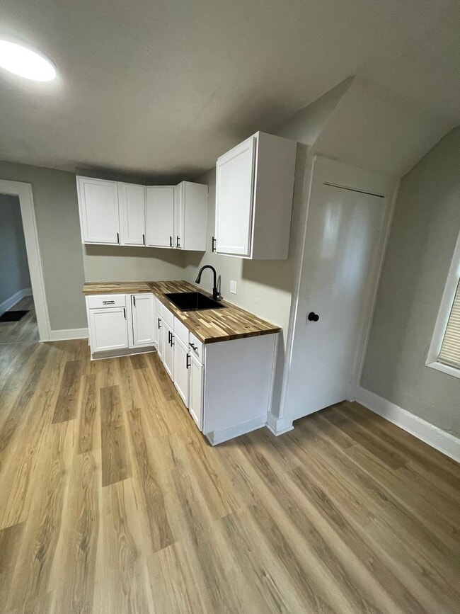 Building Photo - Butler Tarkington -  3 bedroom home