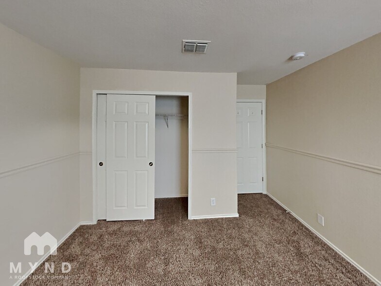 Building Photo - 8930 Wolff Vista