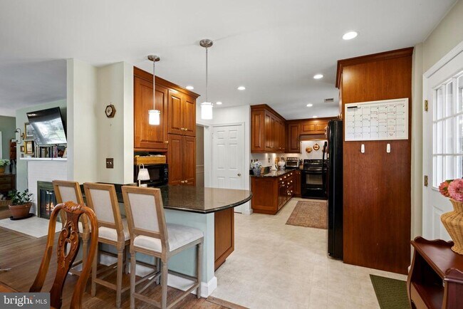 Building Photo - 5201 Brookeway Dr