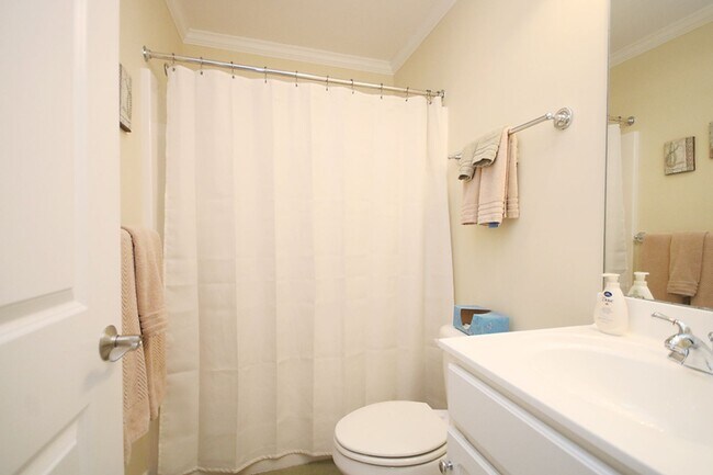 Building Photo - Pet-Friendly Pavilions at Pantops Townhome