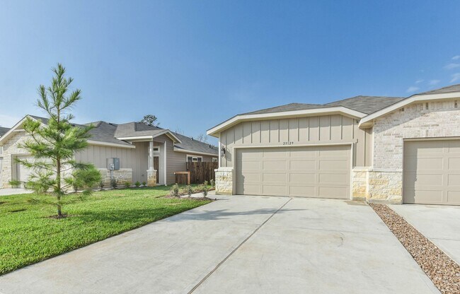 Building Photo - High Ceilings, Low Maintenance -Say Hello ...