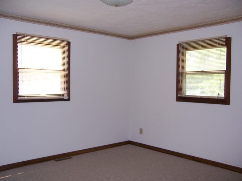 Building Photo - 1801 Johnson Dr