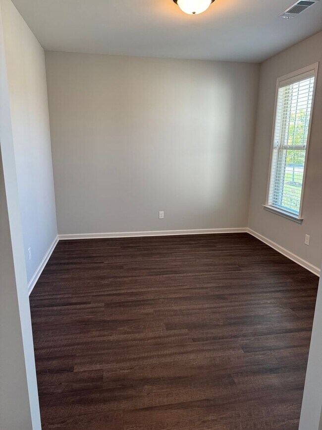 Building Photo - 9800 Bluestone Cir