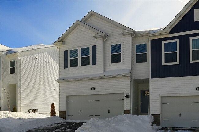 Building Photo - 122 Scotland Ln