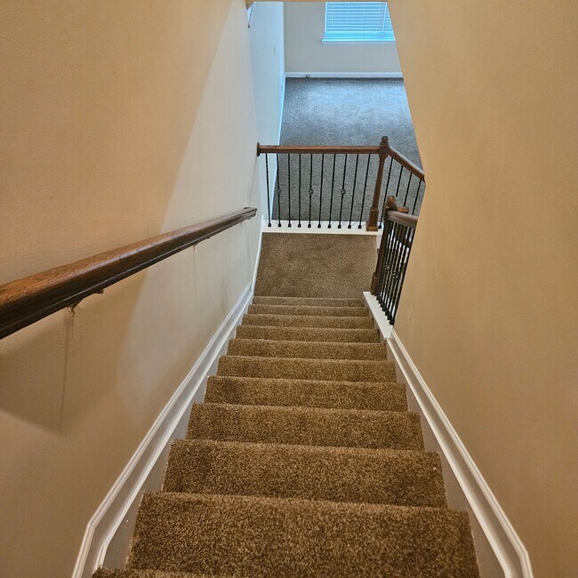 Building Photo - 1052 Crown Blvd