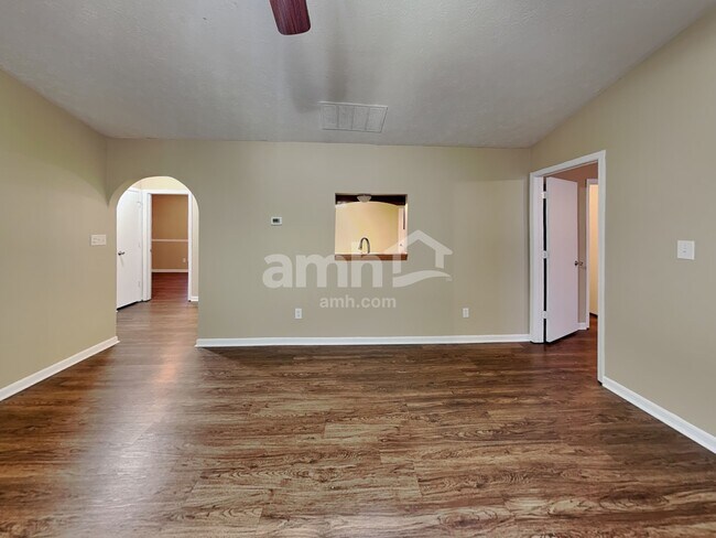 Building Photo - 2040 Theodore Dr