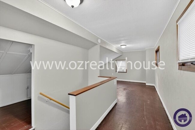 Building Photo - 110 Pasadena Blvd