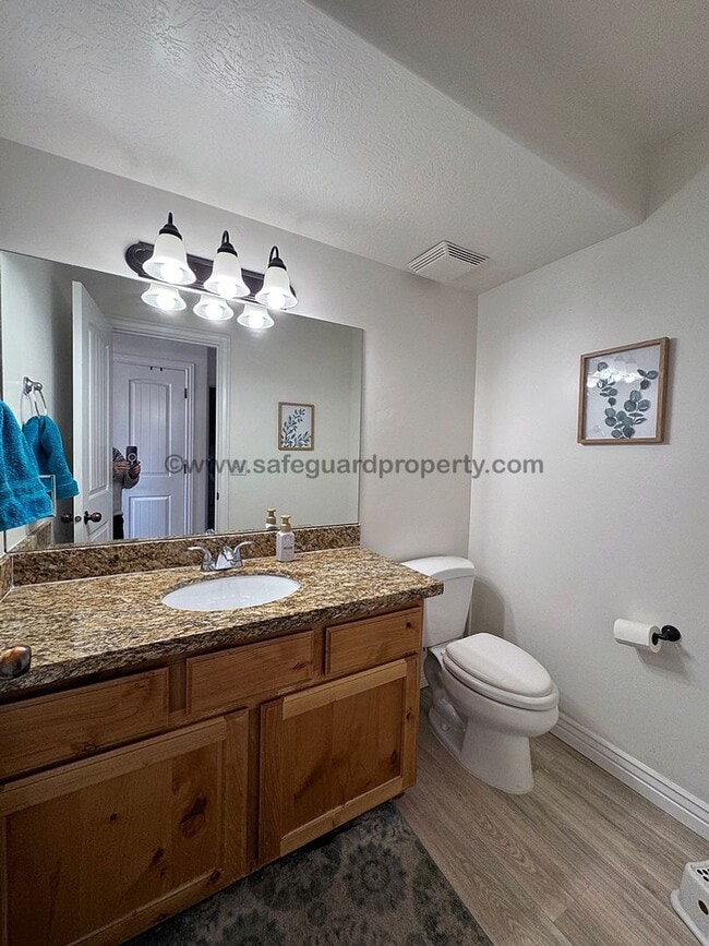 Building Photo - *3 Month Lease* Beautiful Home available f...