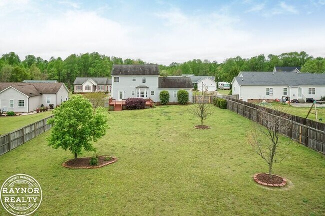 Building Photo - 335 Moonlight Dr