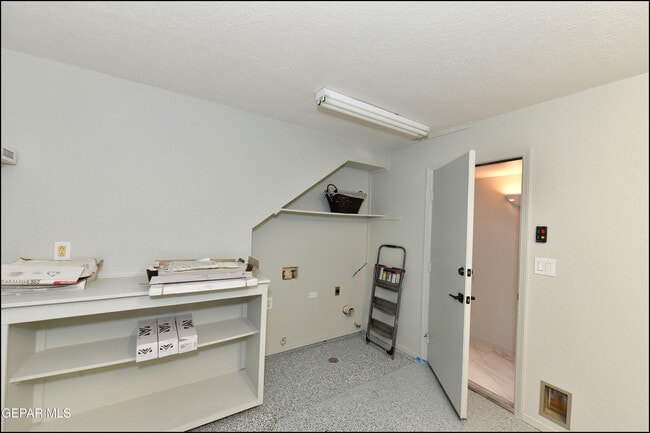 Building Photo - 31 Stratford Hall Cir