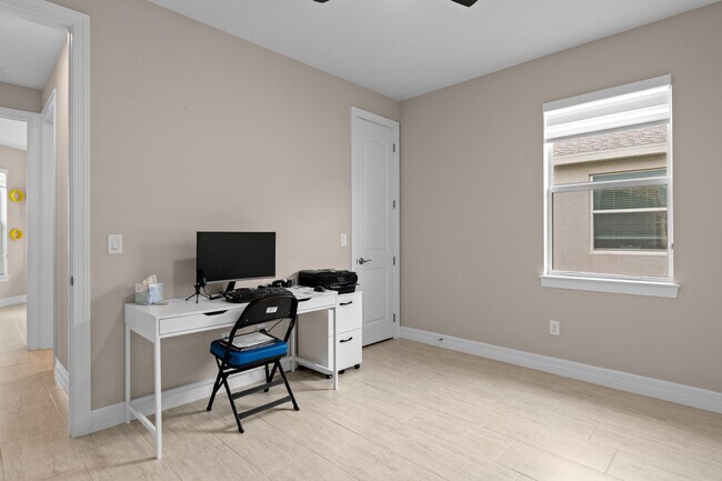 Building Photo - 10454 SW Captiva Dr