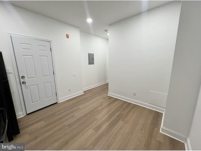 Building Photo - 2115 E Chelten Ave