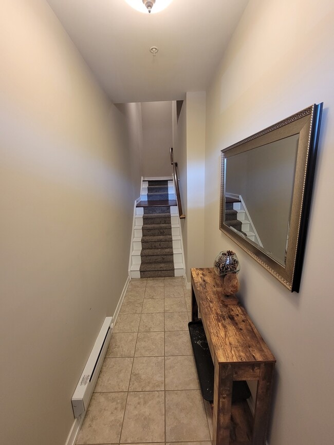 Building Photo - 121B Hagen Dr
