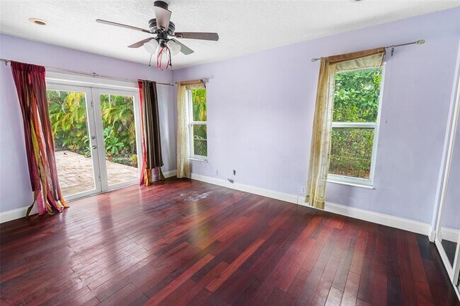 Building Photo - 8619 SW 51st St