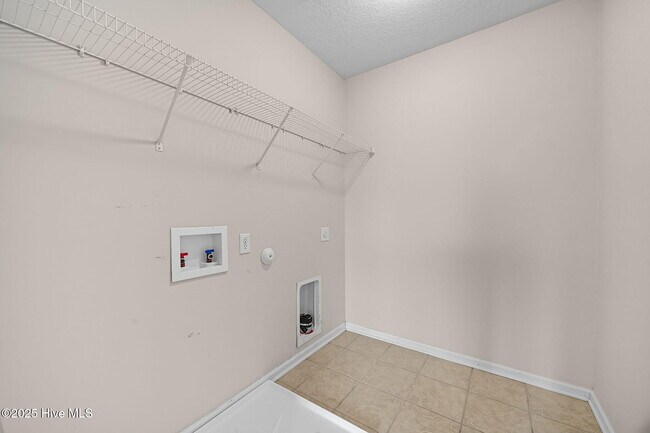 Building Photo - 710 Appling Ct