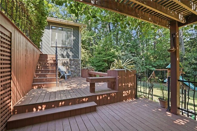 Building Photo - 1180 St Andrews Cir