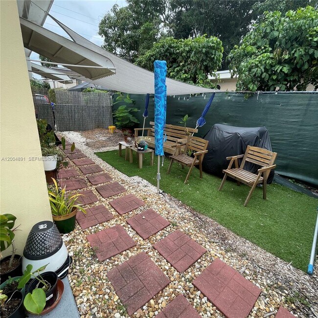 Building Photo - 2526 McKinley St