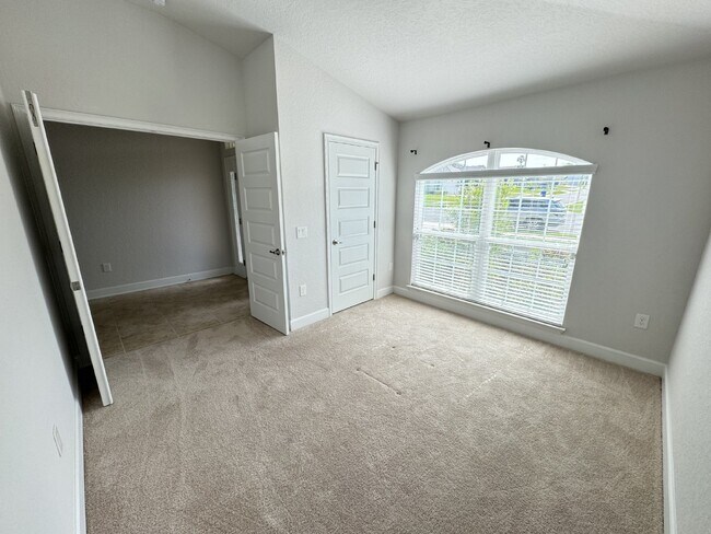 Building Photo - Coming Soon! Beautiful 4 Bedroom 2 Bathroom Single Family in Winter Haven Gated Community
