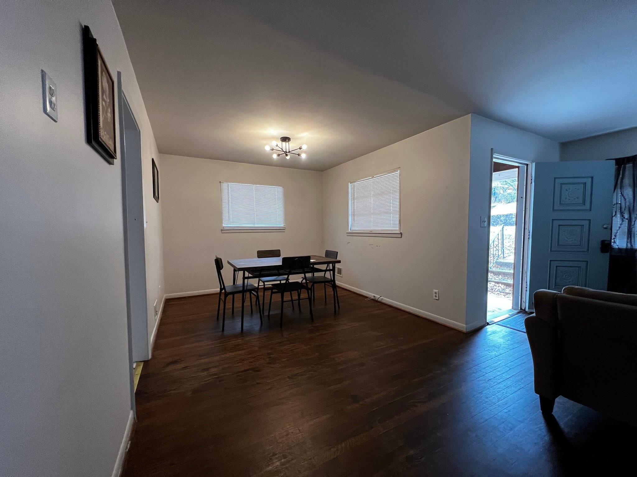 *furnished dining - 536 81st St S