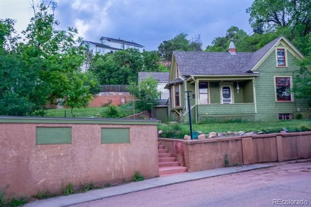 Building Photo - 121 Cave Ave