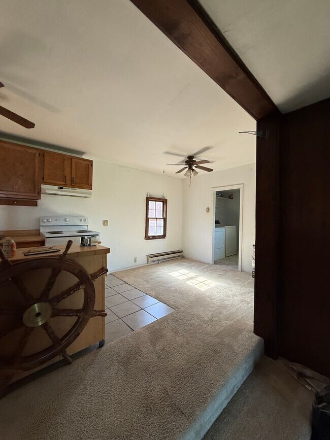 Building Photo - Charming One-Bedroom Cottage on 60-Acre Farm