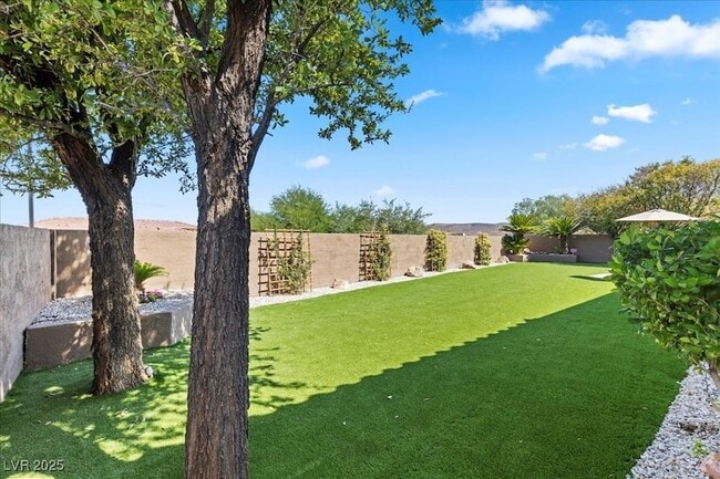 Building Photo - 8 Shade Valley Ln