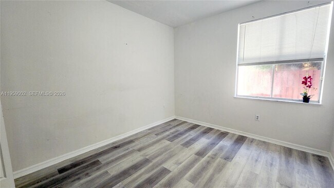 Building Photo - 741 SE 2nd St