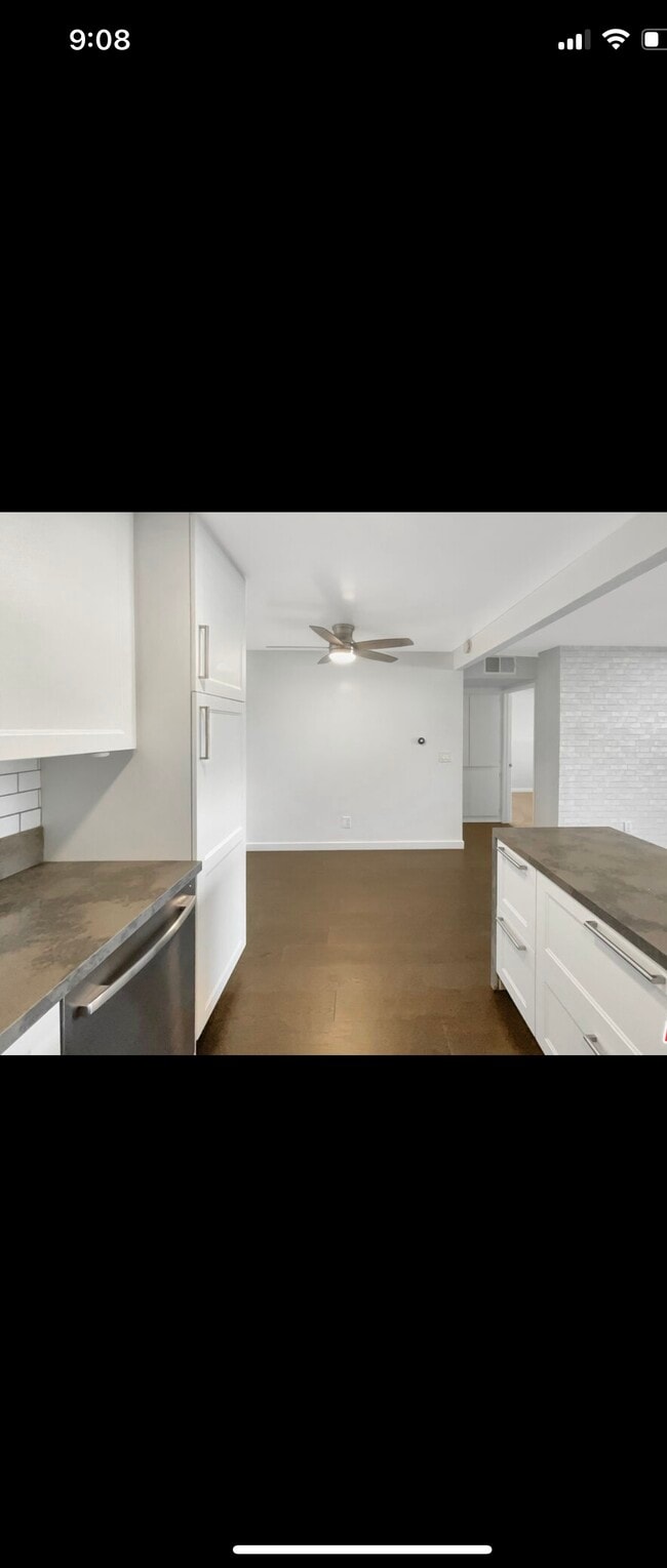 Building Photo - 1101 W MacArthur Blvd