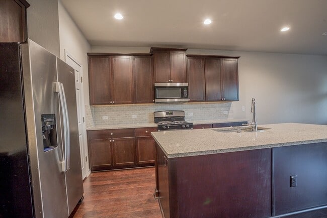 Building Photo - 1348 Eagle Ray St