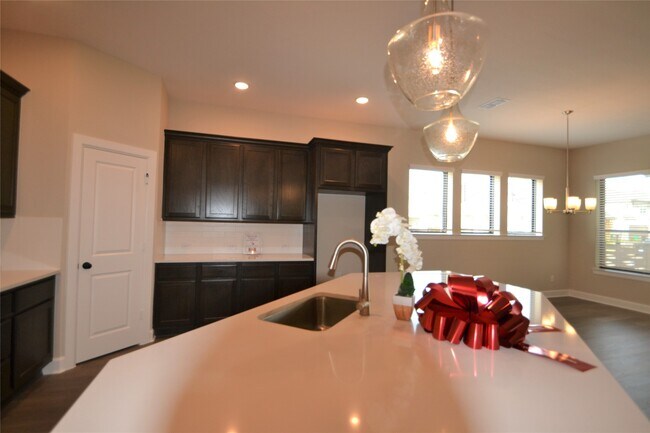 Building Photo - 3207 Kindred Wy