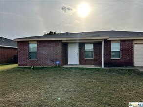 Building Photo - "Spacious 4-Bedroom Gem with 2 Full Baths in Killeen, TX - 1,647 Sq Ft of Comfort Awaits!"