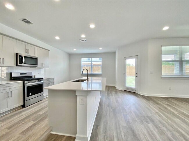 Building Photo - 1825 Bonham Ln