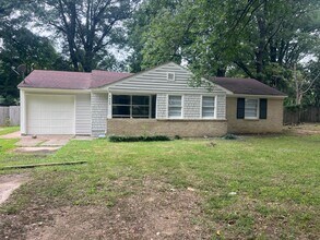 Building Photo - 4869 Fairfield Rd