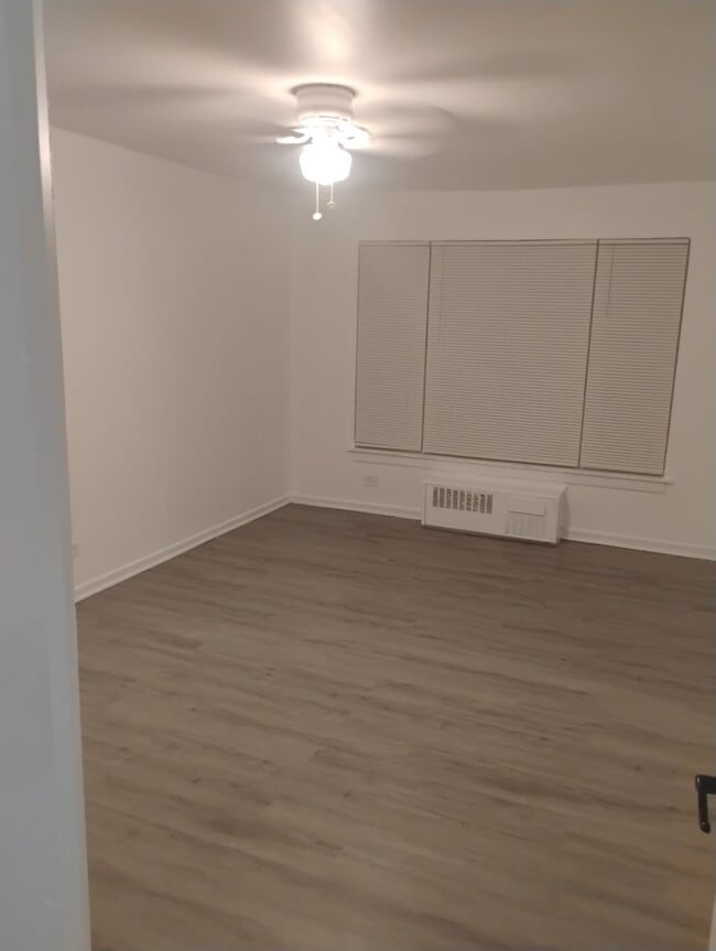 Building Photo - 2424 W Estes Ave