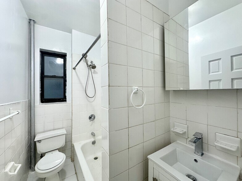 Building Photo - 289 Convent Ave