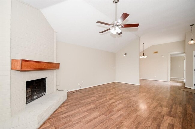 Building Photo - 1807 Trendwest Dr