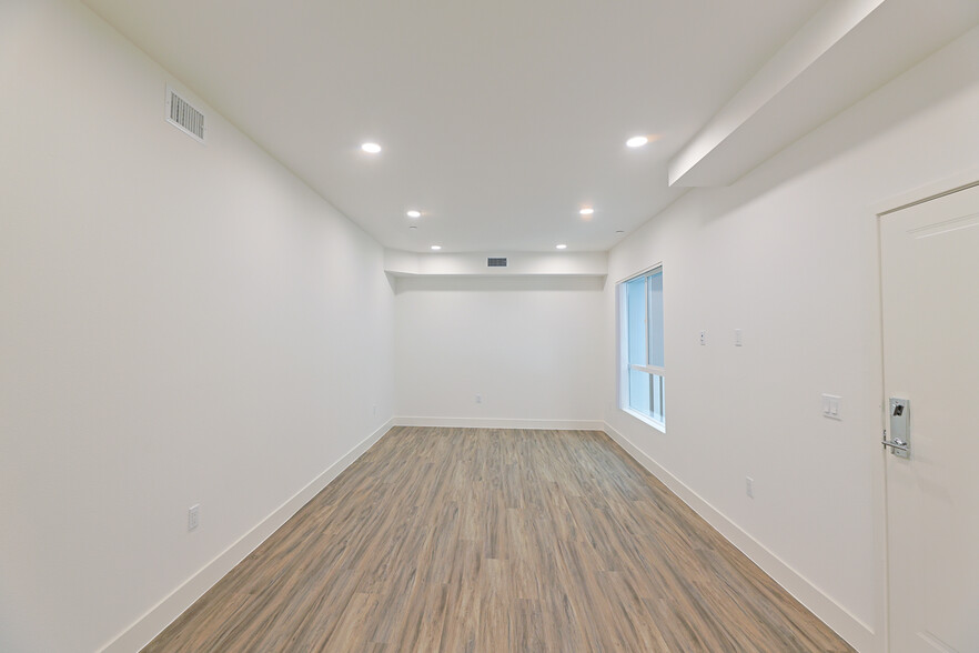 Building Photo - 4000 Mont Clair Street