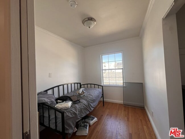 Building Photo - 2333 S Garth Ave