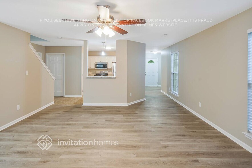 Building Photo - 5037 Silabert Ave