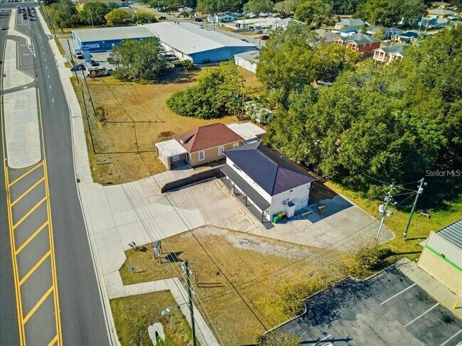 Building Photo - 610 Dundee Rd