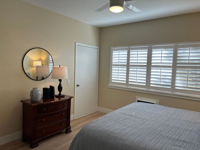 Building Photo - Fully Furnished & remodeled, ground floor,...