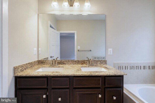 Building Photo - 8032 Spring Arbor Dr